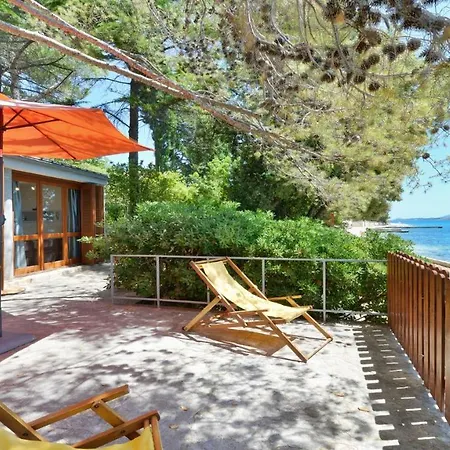 Beachfront Maestral Holiday home *