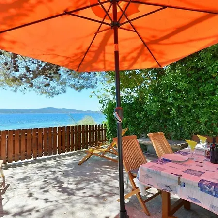 Beachfront Maestral * Sveti Petar