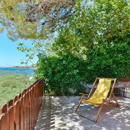 Holiday home Beachfront Maestral *